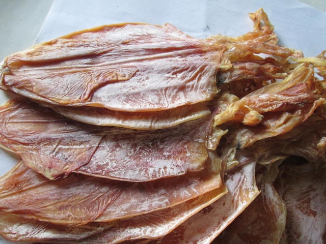 Tránh mua nhầm mực khô tẩm hóa chất - Ảnh 1.