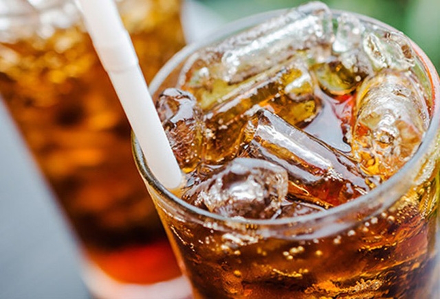 Bạn nên và không nên ăn gì đối với da mụn? - Ảnh 2.