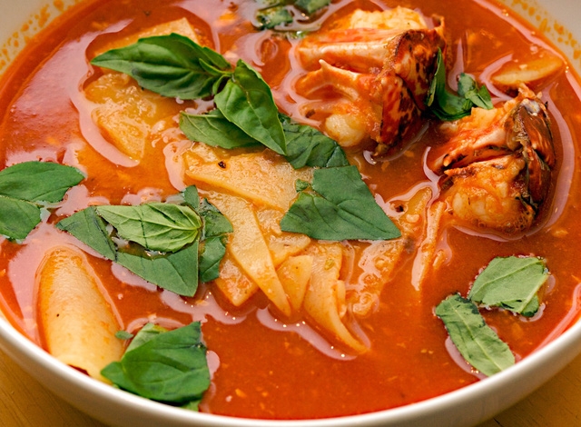 Nấu món gì ăn cùng bánh mỳ? - Ảnh 2.