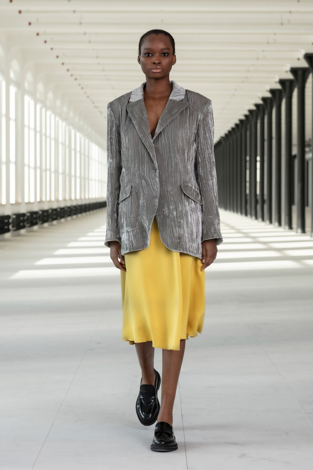 9 xu hướng nổi bật từ s&agrave;n diễn Paris Fashion Week 2021 - Ảnh 24.