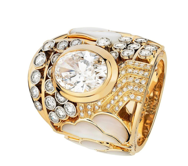 Cùng ngắm 10 mẫu trang sức tuyệt đẹp từ Paris Haute Couture Week - Ảnh 3.