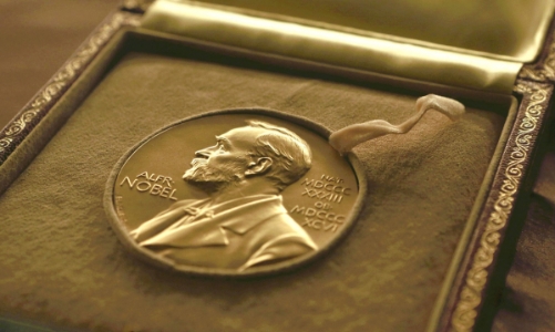 2 giải Nobel Văn học sắp được trao