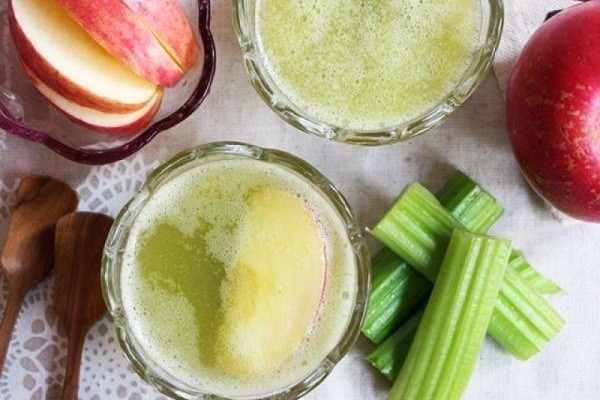 4 công thức nước ép cần tây giúp giảm cân - Ảnh 2.