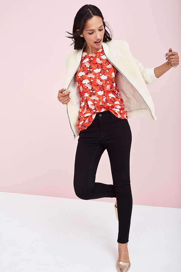 Old Navy ra mắt BST thu 2017 nhân dịp khai trương tại Hà Nội - Ảnh 1.