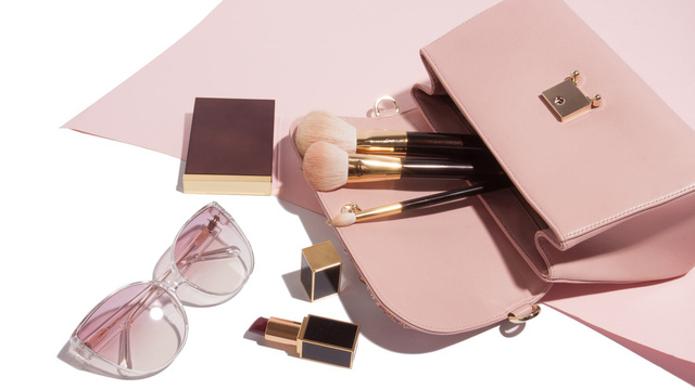 50% phụ nữ từ chối rời khỏi nhà nếu không có món đồ làm đẹp này - Ảnh 1.