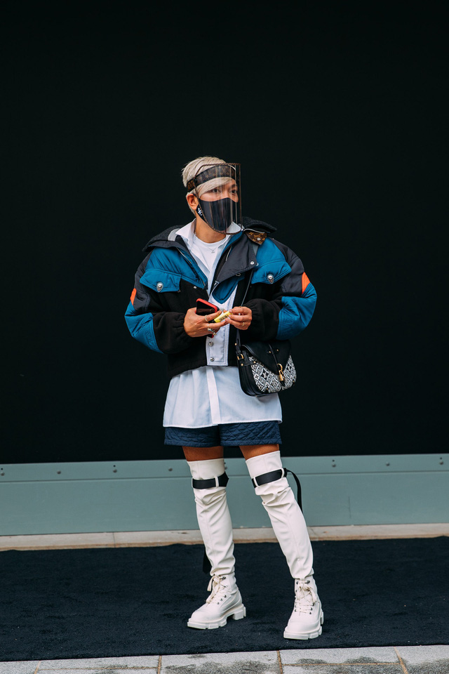 Paris Fashion Week Xuân – Hè 2021: mốt nhất là… khẩu trang - Ảnh 1.