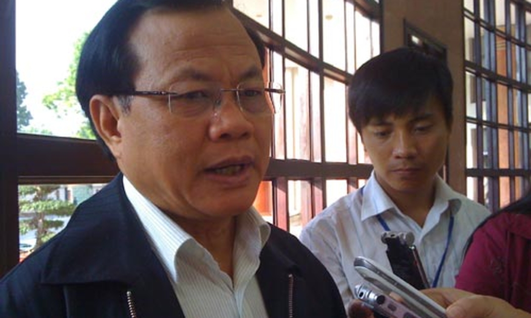 Bí thư Thành ủy Hà Nội Phạm Quang Nghị trao đổi với báo giới ngay sau khi Luật Thủ đô được Quốc hội thông qua - Ảnh: Thảo My.<br>