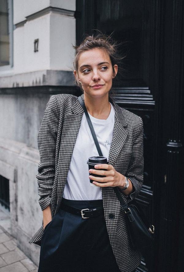 4 gợi ý để mặc blazer kẻ trẻ trung và hợp mốt - Ảnh 10.
