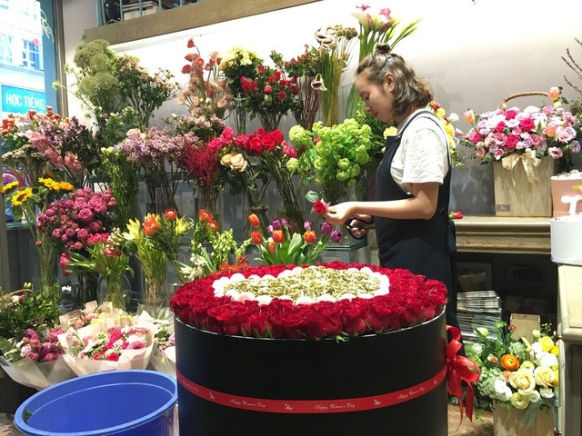 Bó hoa khủng ngày 8/3 - Ảnh 2.
