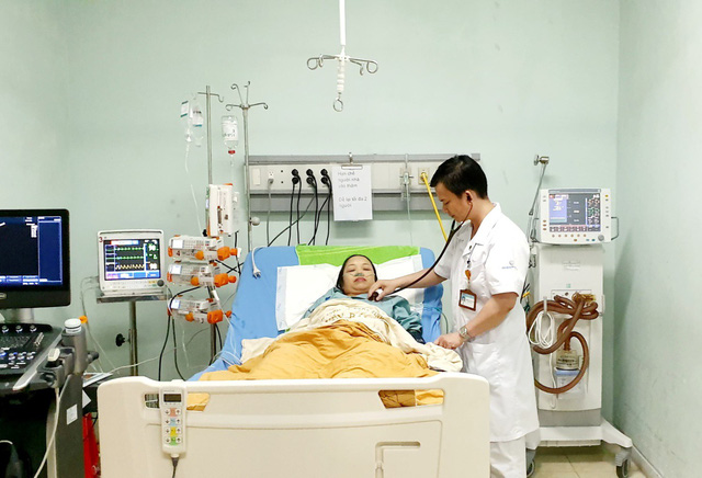 Cứu sống sản phụ hôn mê - ngừng tuần hoàn do tắc mạch ối - Ảnh 1.