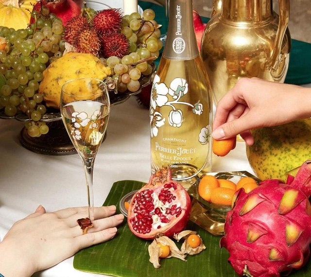 Năm mới, tình yêu và Champagne - Ảnh 3.