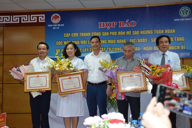 Cứu sống sản phụ hôn mê - ngừng tuần hoàn do tắc mạch ối - Ảnh 2.