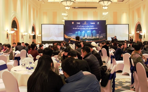 Goldmark City công bố ra thị trường với giá bán chỉ từ 25 triệu đồng/m2 đối với căn hộ hoàn thiện cơ bản, 28 triệu đồng/m2 đối với căn hộ hoàn thiện cao cấp.