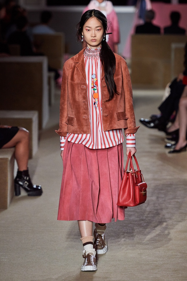 BST Resort 2020 của Prada: tự do cùng cotton - Ảnh 9.