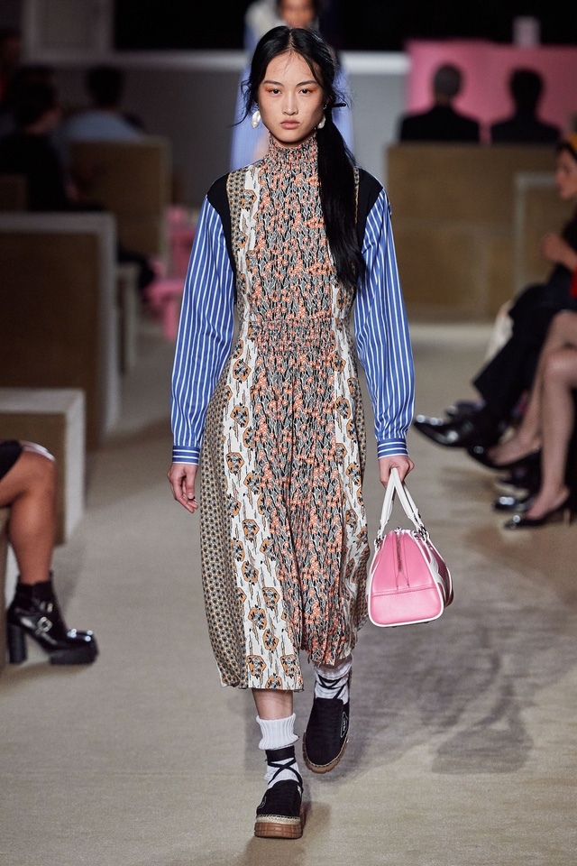 BST Resort 2020 của Prada: tự do cùng cotton - Ảnh 10.