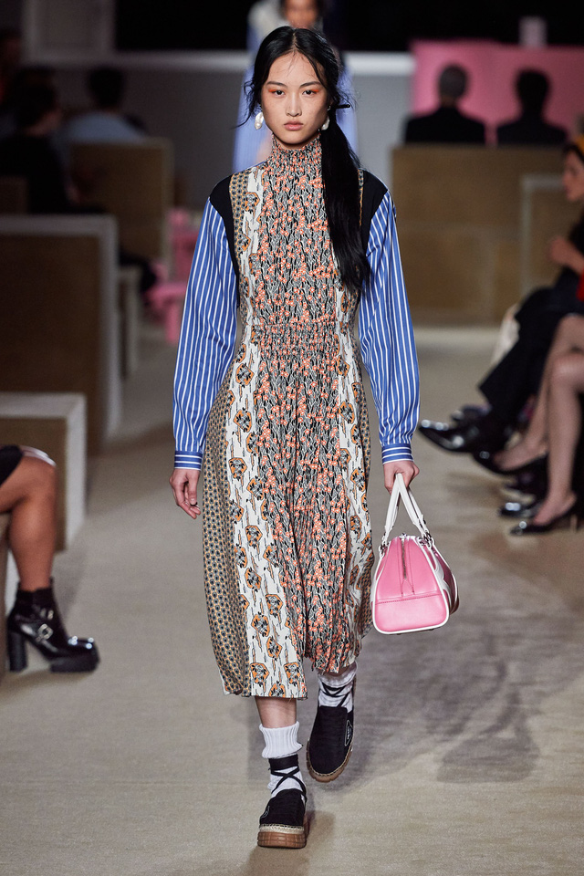 BST Resort 2020 của Prada: tự do cùng cotton - Ảnh 10.