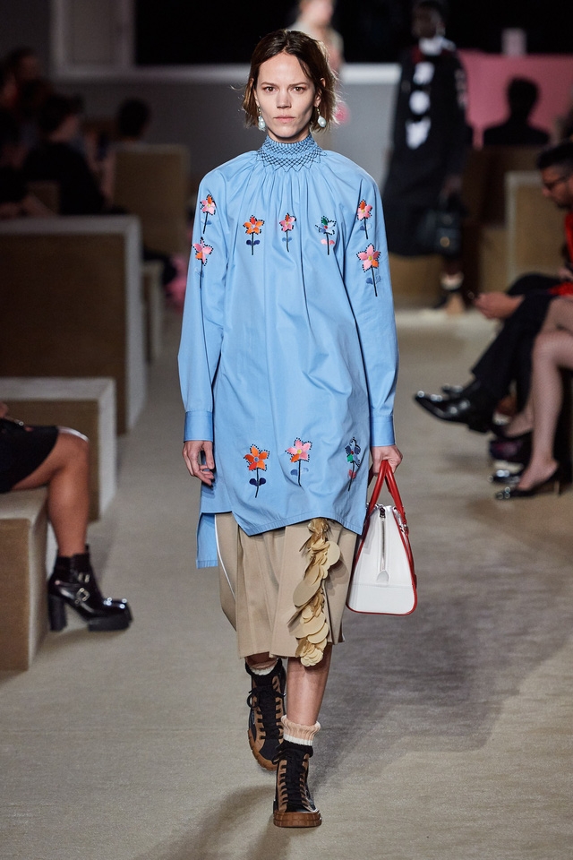 BST Resort 2020 của Prada: tự do cùng cotton - Ảnh 3.