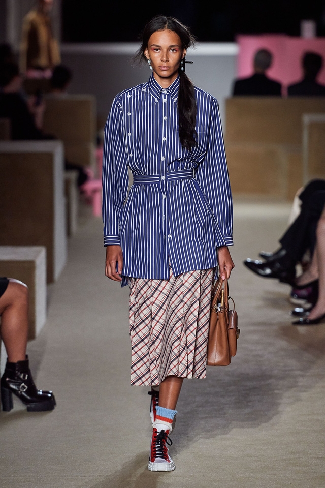 BST Resort 2020 của Prada: tự do cùng cotton - Ảnh 8.