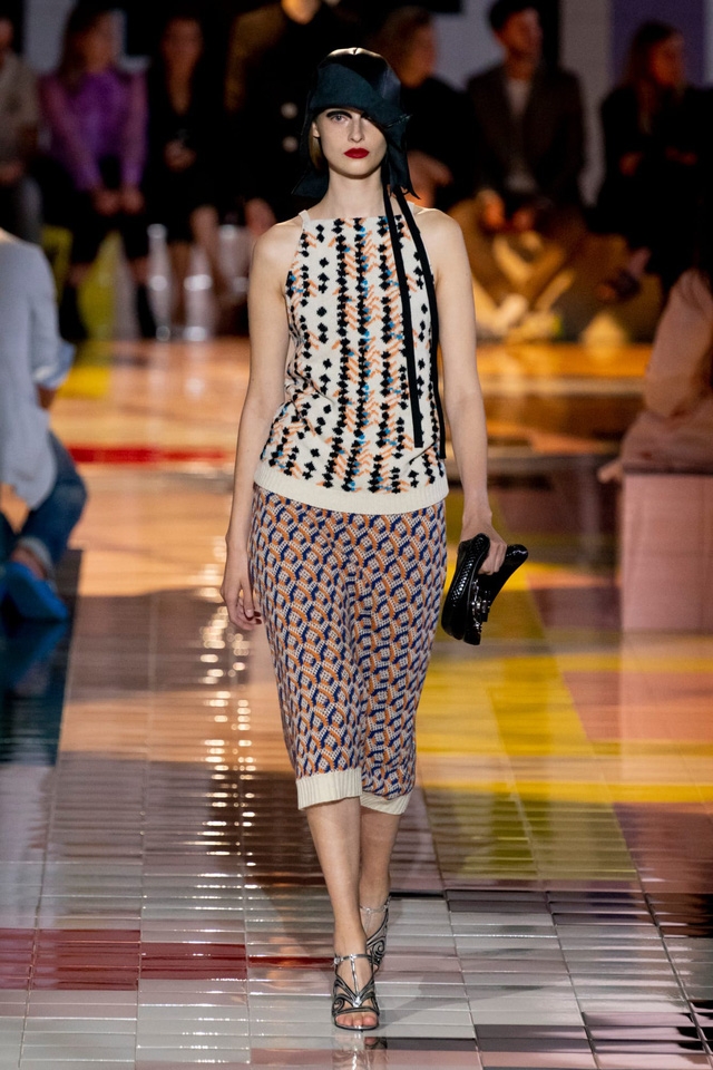 BST Xuân Hè 2020 của Prada: sự thanh lịch cổ điển - Ảnh 7.