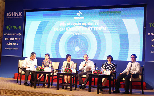 Các diễn giả chia sẻ kinh nghiệp quản trị công ty tại Diễn đàn Quản trị công ty 2015.