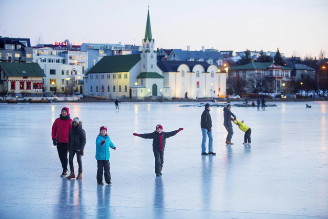 Giáng sinh như trong phim tại Reykjavik - Ảnh 3.