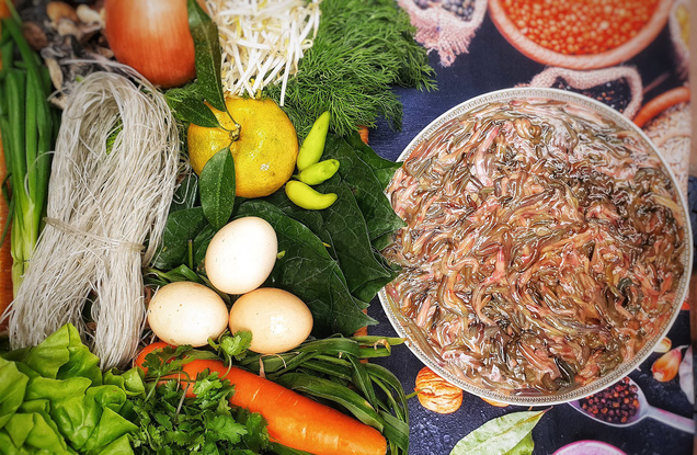 Rươi v&agrave; vỏ qu&yacute;t: trong m&oacute;n ăn c&oacute; vị thuốc - Ảnh 1.