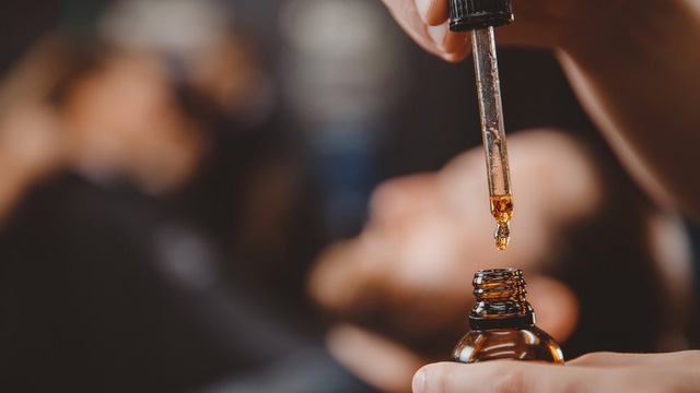 Dầu hoa hồng có tác dụng  gì cho khuôn mặt bạn? - Ảnh 2.