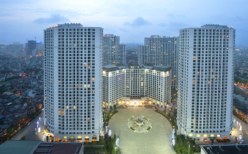 Vinhomes Royal City hiện là khu căn hộ hạng sang bậc nhất Hà Nội, hội tụ
 nhiều giá trị vượt trội, dịch vụ tiện ích đồng bộ, được quản lý chuyên 
nghiệp theo mô hình “Tất cả trong một - All in one”.