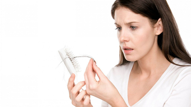 Rụng tóc sau sinh: Nguyên nhân do căng thẳng? - Ảnh 3.
