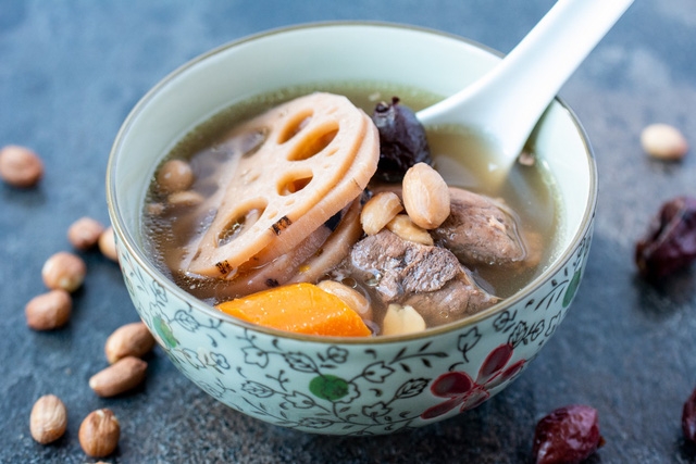 Cuối tuần nấu 3 món mát lành từ củ sen - Ảnh 1.