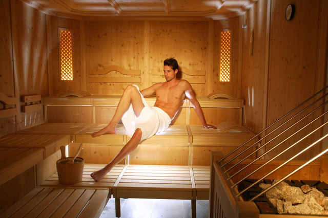 Vì sao nơi tập gym thường có phòng xông hơi? - Ảnh 2.