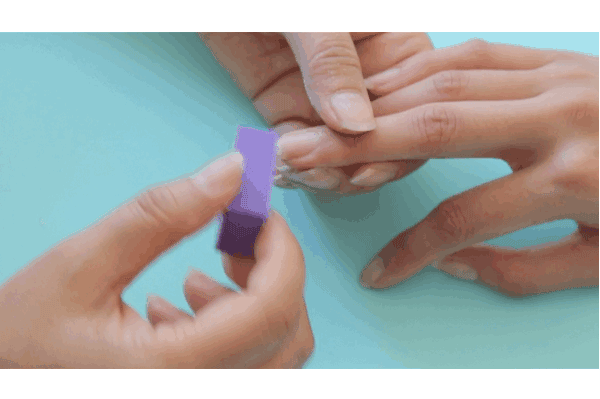 Tự sơn móng tay màu biển ngay tại nhà - Ảnh 3.