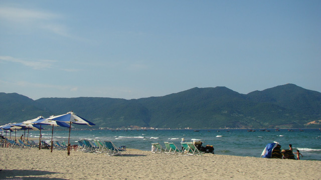 Sa Huỳnh: biển xanh và muối trắng nên thơ - Ảnh 3.