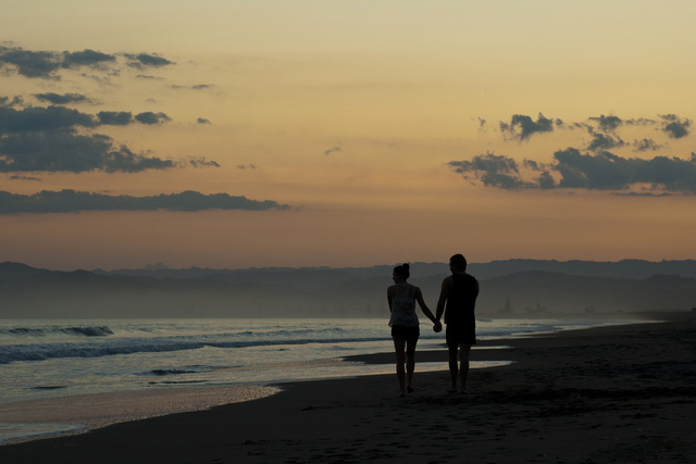 Sa Huỳnh: biển xanh và muối trắng nên thơ - Ảnh 7.