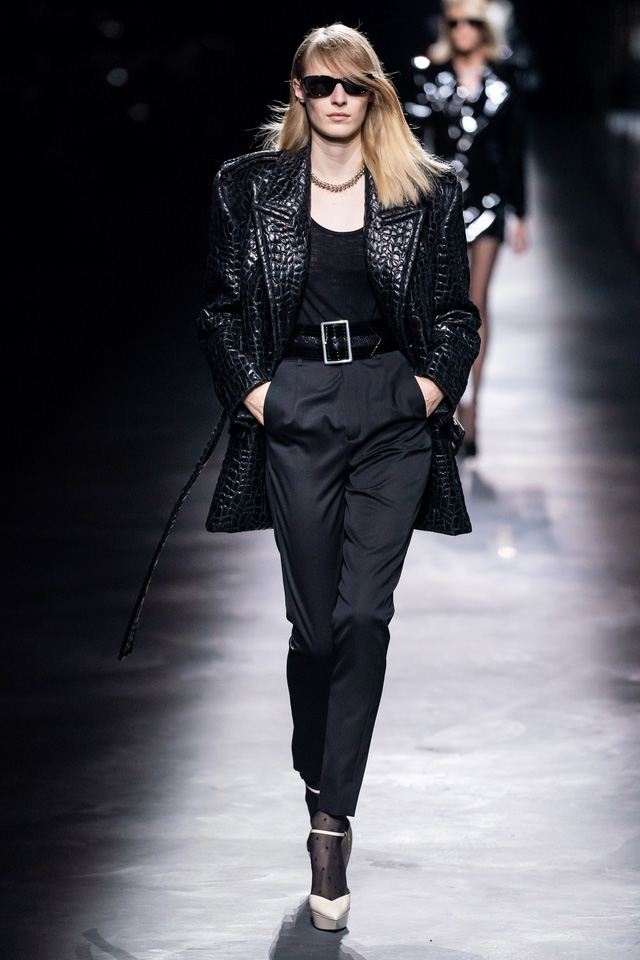 BST Thu – Đông 2019 của Saint Laurent: nữ quyền dưới lăng kính vô cực - Ảnh 2.
