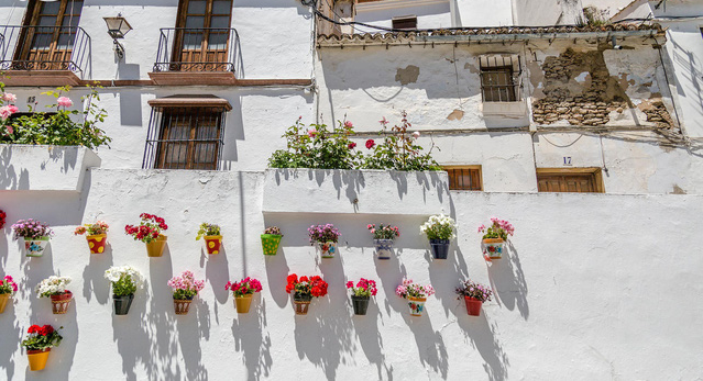 Thăm ngôi làng đá đè ở Tây Ban Nha - Ảnh 11.