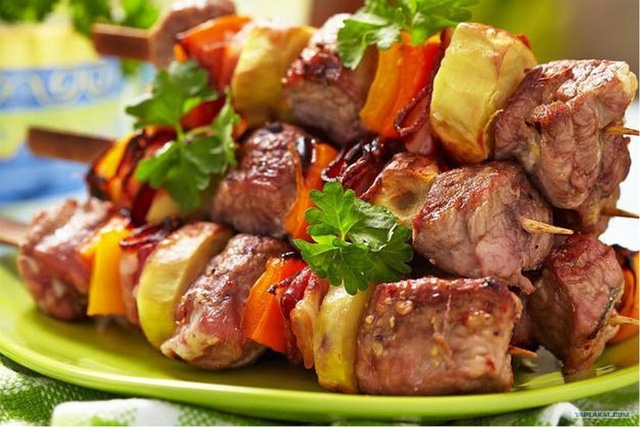 Từ Caviar đến Pelmeni, fan bóng đá nói gì về ẩm thực Nga? - Ảnh 5.