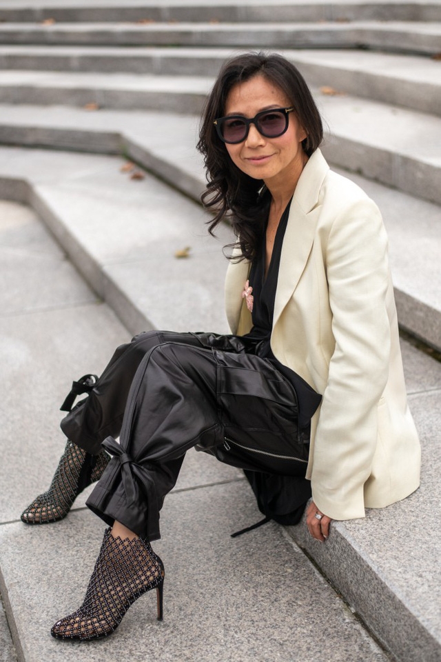 Thượng Hải Fashion Week 2020: áo blazer ngoại cỡ tràn ngập đường phố - Ảnh 18.