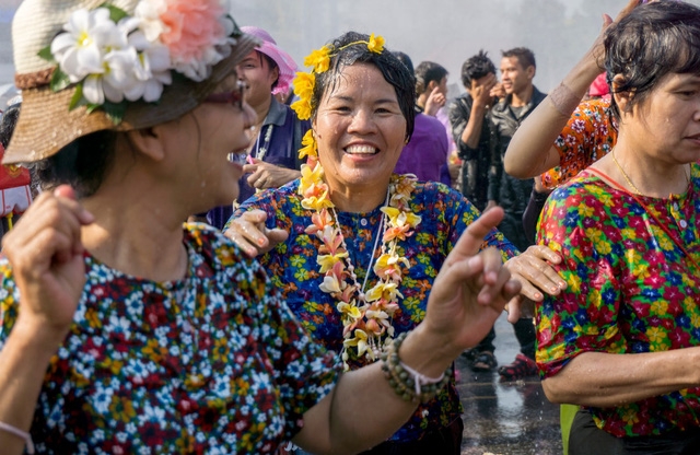 Lễ hội nước Thái Lan sắp bắt đầu - Ảnh 16.