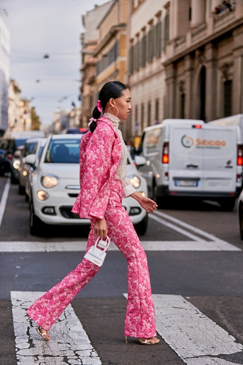 Mùa Xuân - Hè 2020: bộ suits nữ sẽ phủ sóng? - Ảnh 12.