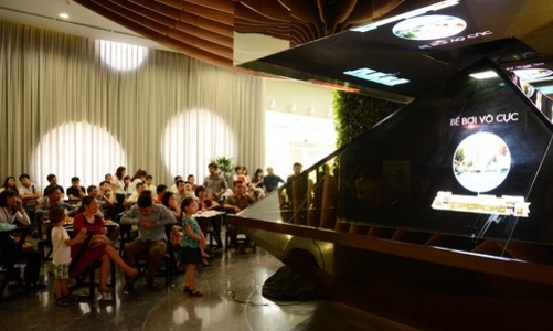 Thăm dự án Seasons Avenue bằng công nghệ trình chiếu hologram