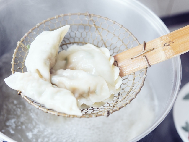 Đầu năm mới, ăn sủi cảo - Ảnh 3.