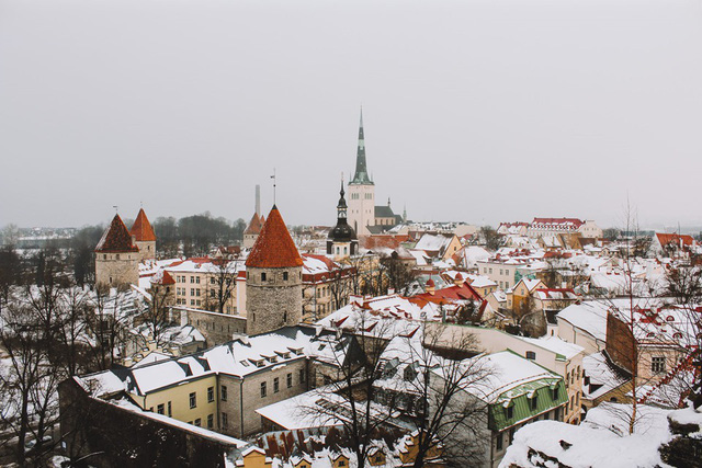 Tallinn – thế giới tuyết trong cổ tích - Ảnh 1.
