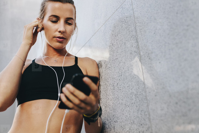 Dùng tai nghe và nguy cơ lây nhiễm vi khuẩn - Ảnh 3.