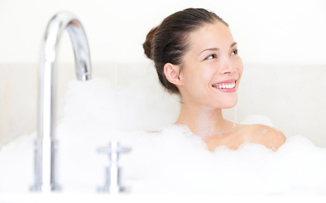 Nên tắm nước nóng hay nước lạnh thì tốt cho sức khỏe? - Ảnh 1.