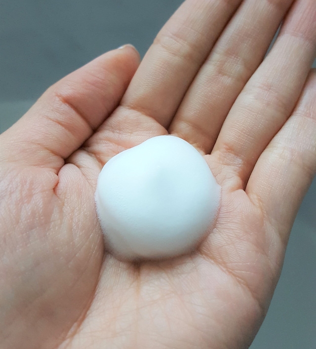 Cẩn trọng với sữa tắm khô - Ảnh 2.