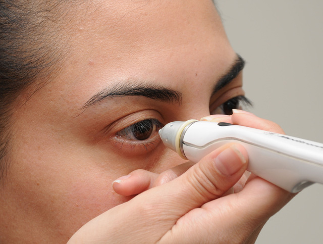 Nguy cơ mắc bệnh tăng nhãn áp do bụi mịn - Ảnh 2.