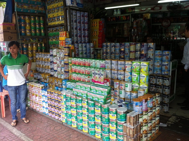 Tăng giá xăng và điện, nhiều mặt hàng tăng giá theo - Ảnh 2.