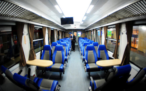 Một toa ngồi mềm của tàu 5 sao SE3.<br>