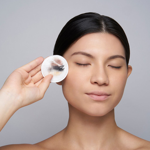 Các bước tẩy trang phù hợp mọi loại da - Ảnh 2.